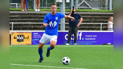 Jesse Buitenhuis volgt bij SDC Putten de voet(bal)sporen van zijn opa: ‘Hopelijk valt het in elkaar’