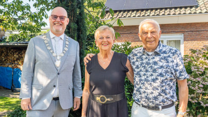 Van de Boterlap naar een diamanten huwelijk; familiemensen Nui en Bep van Hierden vieren 60-jarig huwelijksjubileum
