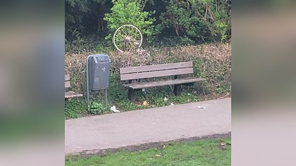 Bewoners Nijehove ervaren veel overlast rond bankjes in Koningin Emmapark in Gorinchem