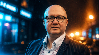 Columnist Philippe Abbing heeft verplicht vleermuiskasten: ‘51 beestjes in een kastje van een vierkante meter, knusser dan een filekilometer op de A1’