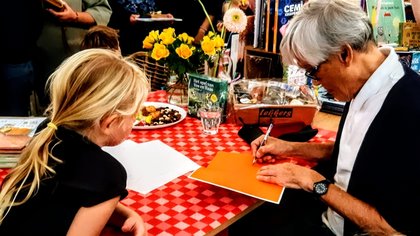 Lezersfoto: wereldberoemde kinderboekenschrijver en illustrator signeert
