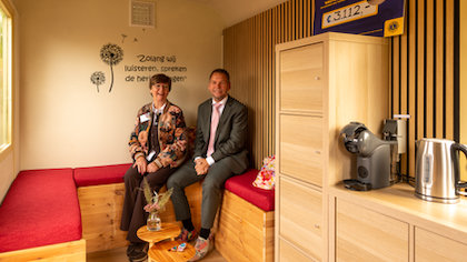 Luisterplek begraafplaats Schootmanshof in Putten geopend: warme en droge plek voor luisterend oor