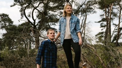 Stormfanaten Leon en Anne Eikenaar jagen op de perfecte storm: ‘Balans zoeken tussen adrenaline en veiligheid’