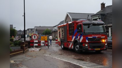 Drukke ochtend hulpdiensten: Dorpsstraat in Putten afgesloten na gaslek tijdens werkzaamheden