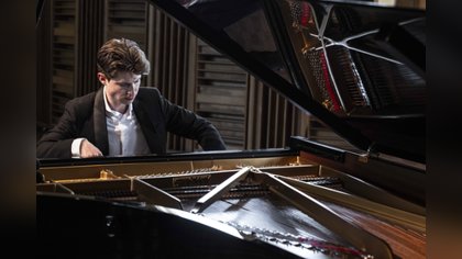 Pianovirtuoos Maxime Heijmerink met soloconcert ‘Poëzie en Extase’ in Randmeerconcert