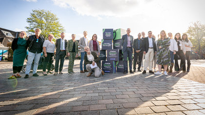Maatschappelijke campagne Kleine Beetjes Helpen van start gegaan: ‘Eén blok lijkt klein, maar samen vormen alle blokken iets groters’