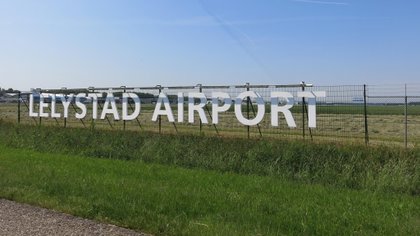Uitstel van besluit raad rond Lelystad Airport; eerst feitenrelaas op papier