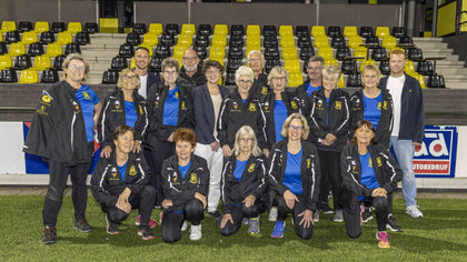 Damestrimclub van DVS’33 zweten in nieuwe trainingspakken