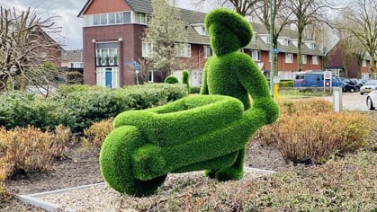 Kunstgrasbeelden uit België schitteren op Veghelse rotonde