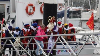 Sinterklaas zet voet aan wal in Sint-Annaland