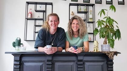 Aan de keukentafel met Maartje en Lieke: ‘Eerst het verhaal, dan de verpakking’
