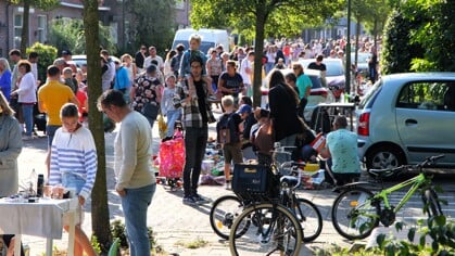 Braderie en kermis brengen leven in Thoolse binnenstad