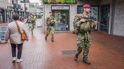 Op pad met de Rode Baretten in Veghel: ‘Losse flodders, meneer!’