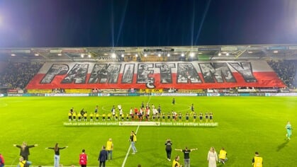 Zien: Indrukwekkend spandoek bij NAC is eerbetoon aan de bevrijders