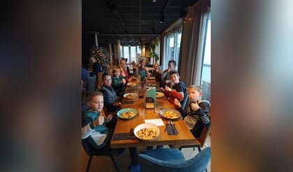 Leerlingen OcTHOplus beleven culinaire ervaring: ‘De koks hielpen als het even lastig was’