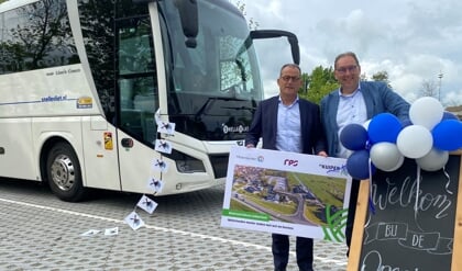 Nieuwe bus- en camperparking Kinderdijk officieel geopend