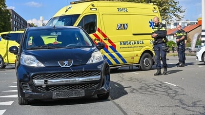 Kind op fiets aangereden op de Doornboslaan, traumahelikopter opgeroepen