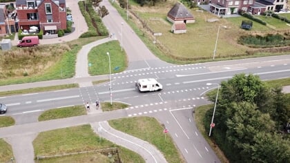 Rotonde op beruchte kruising Pontweg van de baan