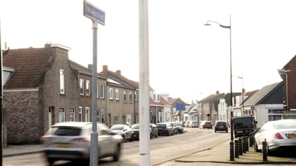 Wethouder licht tipje van de sluier op over herinrichting “racebaan” Molenstraat: ‘Geen drempels zoals in Bosschenhoofd’