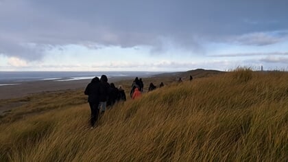 Wandeling over toppen zeereep