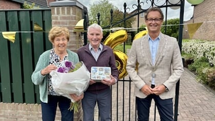 Riet vond Rinus maar een ‘vervelend ventje’: Nu vieren ze hun diamanten huwelijk