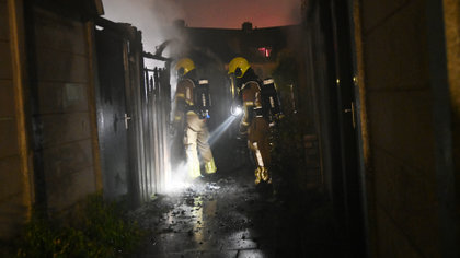 Brand breekt ‘s nachts uit in schuur aan de Reinierstraat