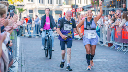 Hans liep op 82-jarige leeftijd zijn eerste halve marathon: ‘Ik dacht: nu of nooit’