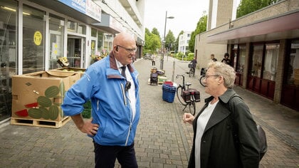 De man die de stad kent — wat Almere verliest als wijkregisseur Ernst Bokhorst straks stopt
