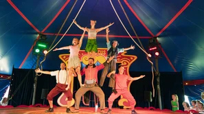 Twee voorstellingen van Circus Snor op Camping Hartje Groen in Schaijk